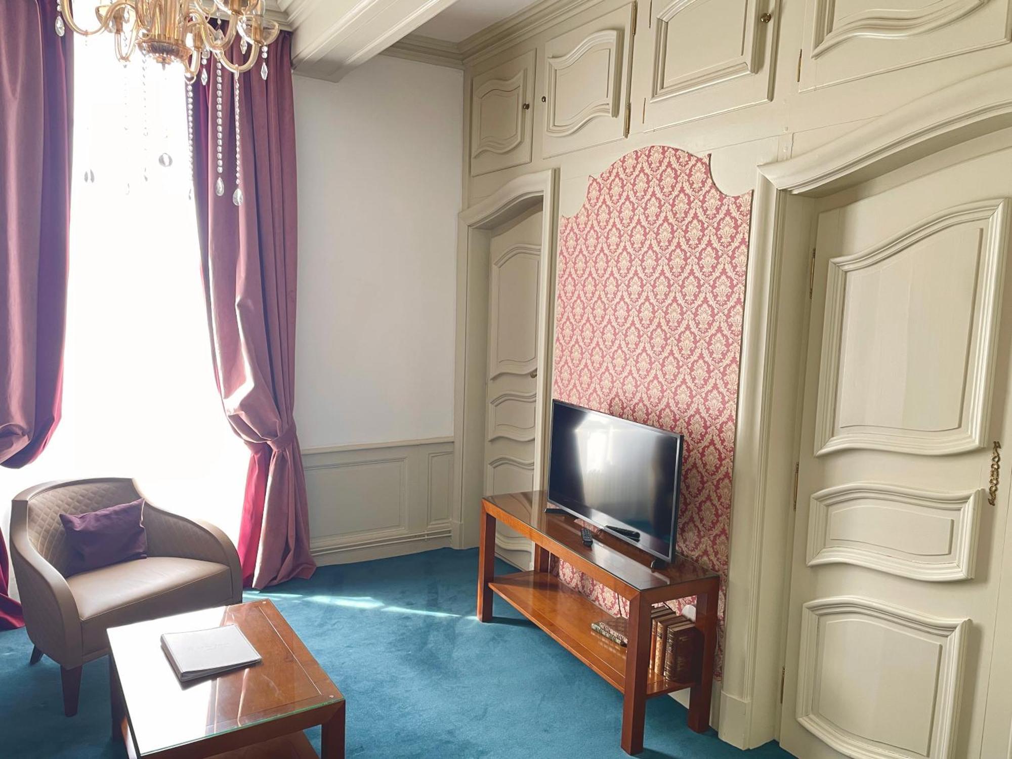 Victor Hugo Hotel Pontorson