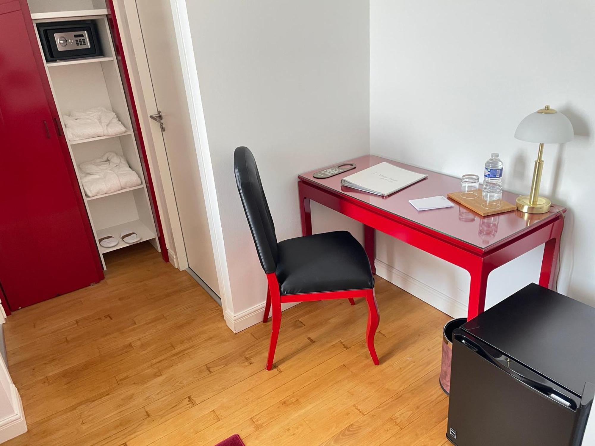 Victor Hugo Hotel 3*