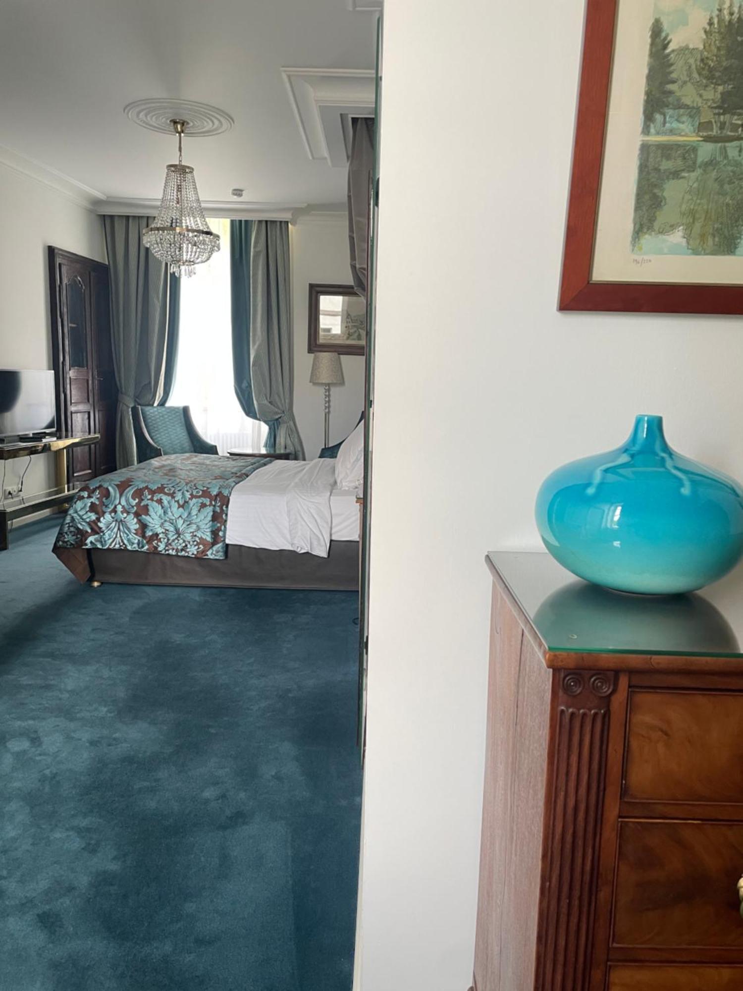 Hotel Victor Hugo Pontorson