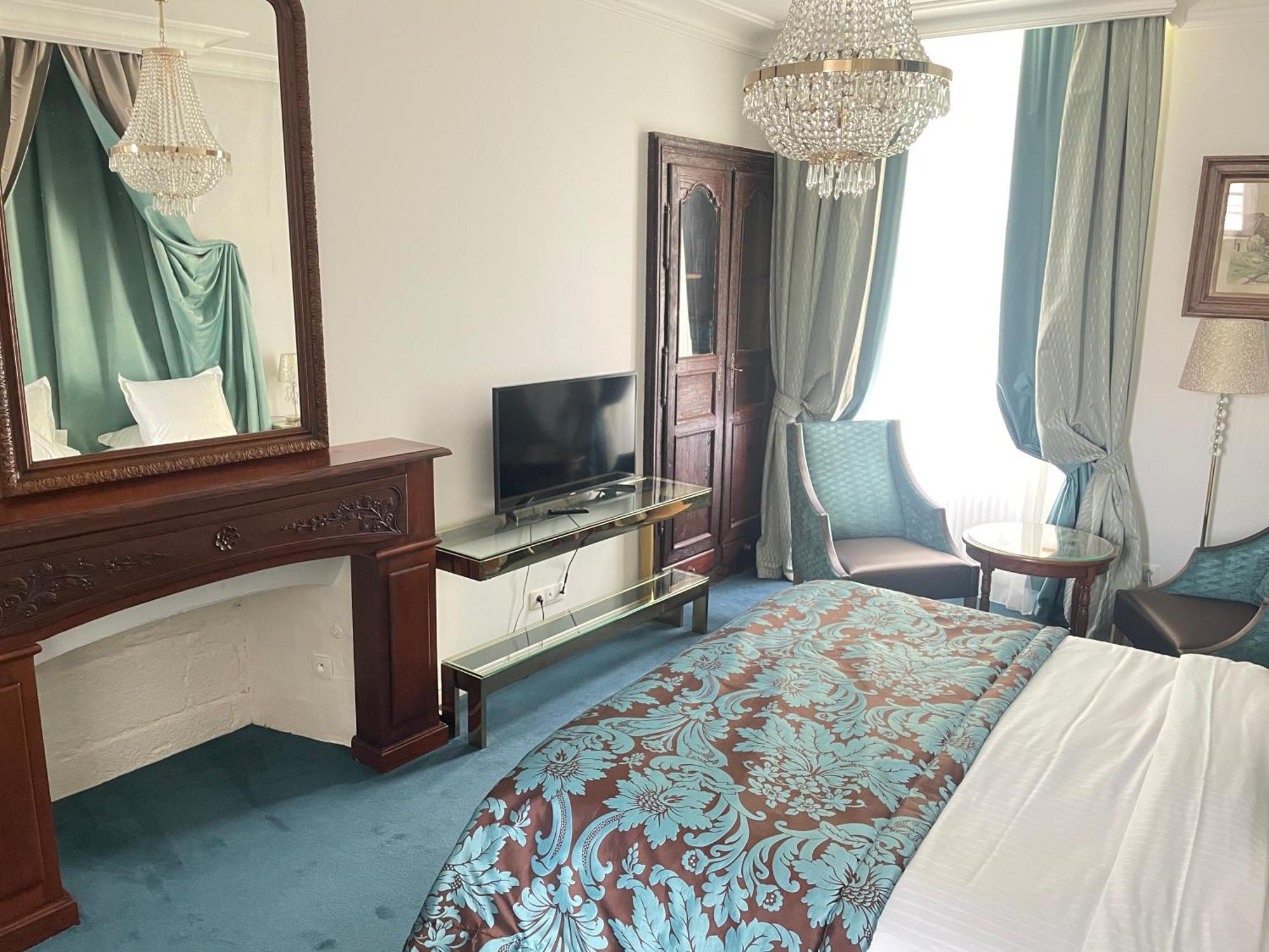 Victor Hugo Hotel