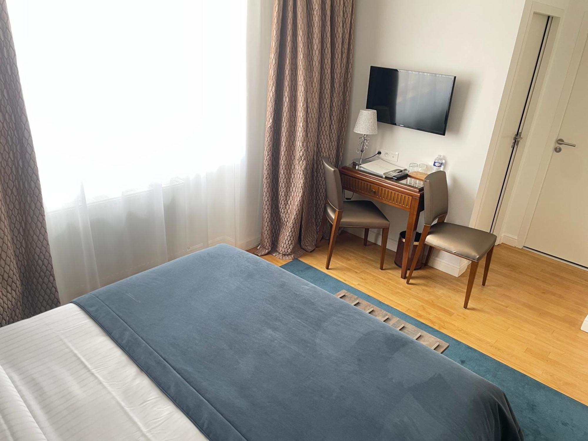 Victor Hugo Hotel Pontorson