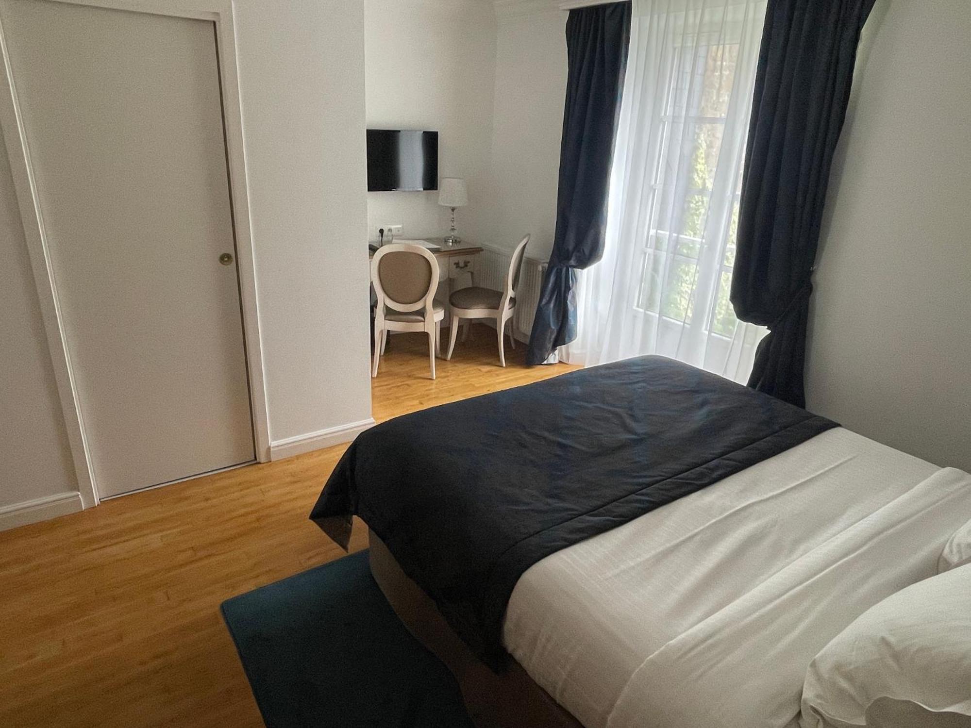 Victor Hugo Hotel Pontorson