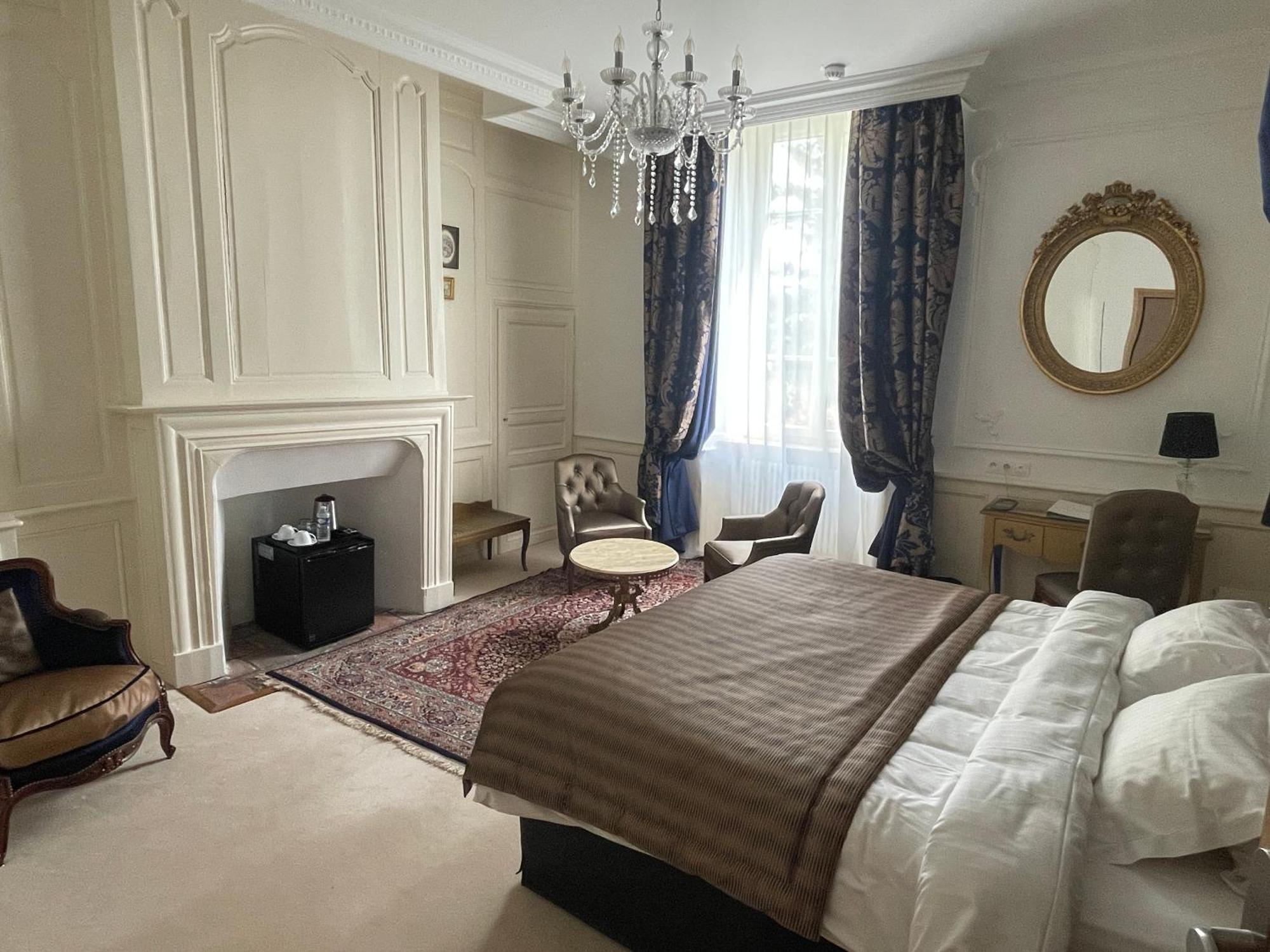 Hotel Victor Hugo Pontorson